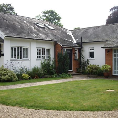 Shepreth The Coach House Bed & Breakfast エクステリア 写真
